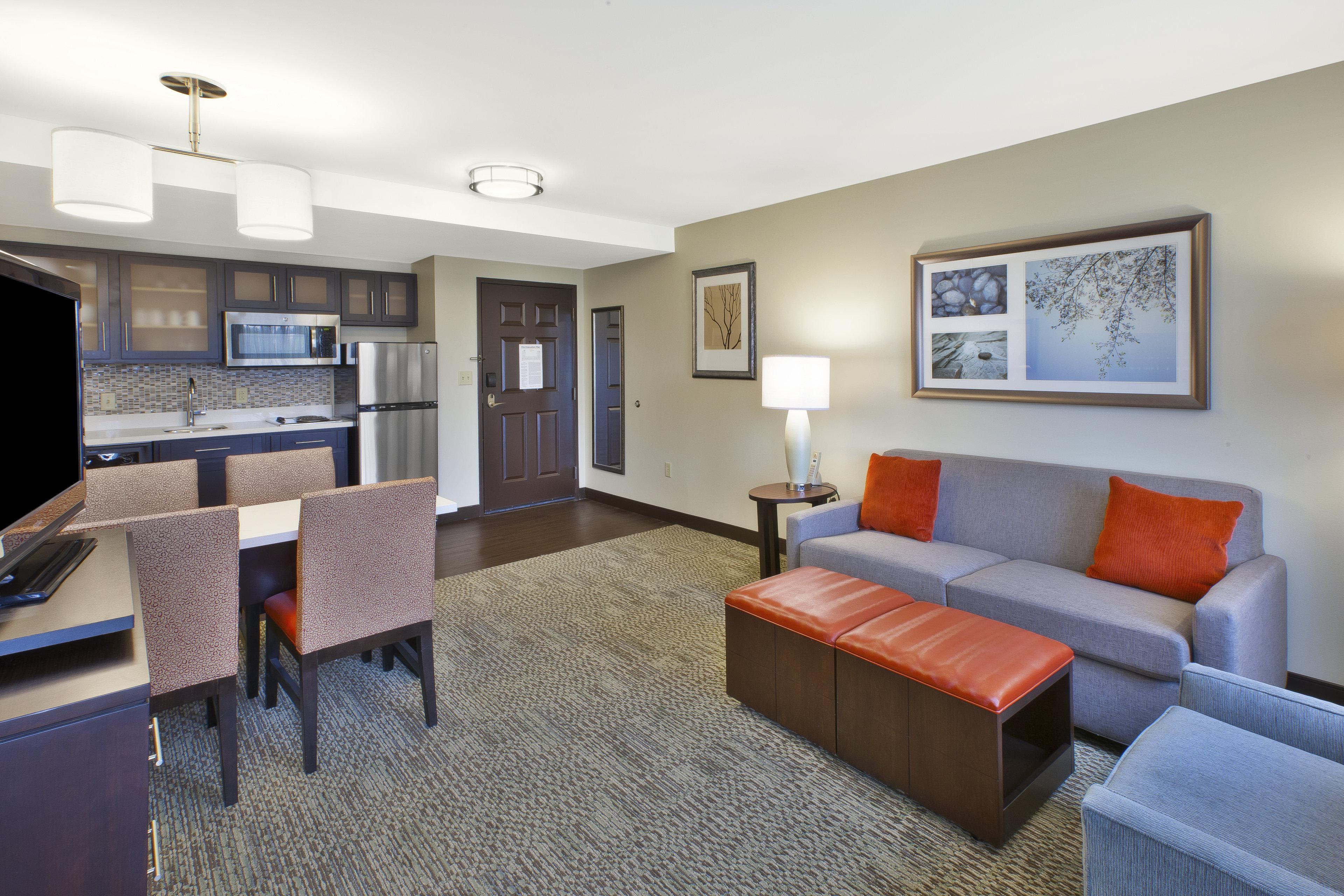 Staybridge Suites Cleveland Mayfield Heights Beachwood, An Ihg Hotel Bagian luar foto