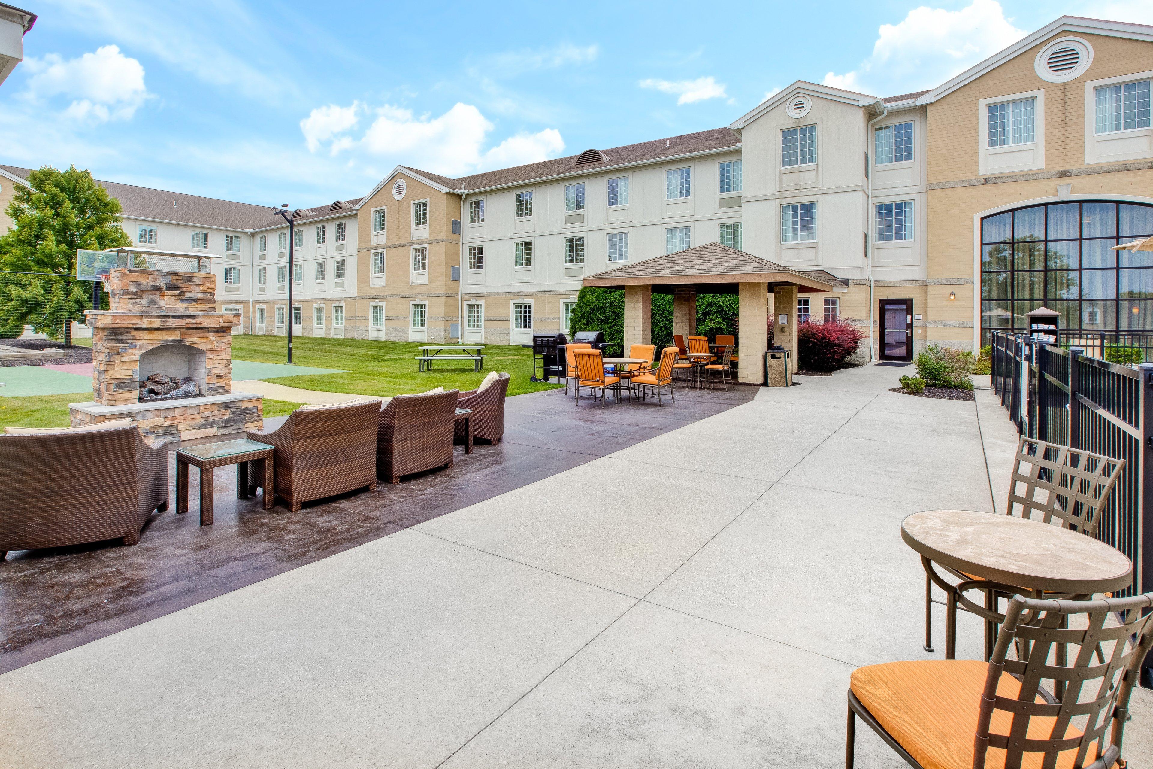 Staybridge Suites Cleveland Mayfield Heights Beachwood, An Ihg Hotel Bagian luar foto